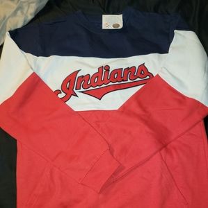 Indians Mens Sweatshirt with front pocket Size MT, Runs big, as a Large